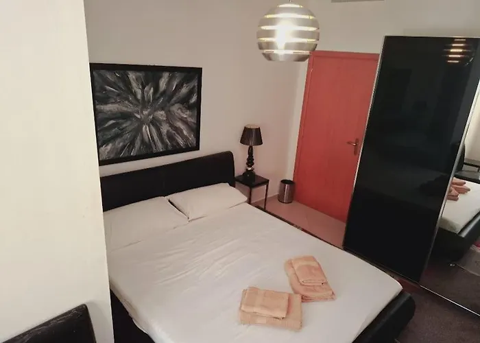 Tirana * Selitë e Vogël